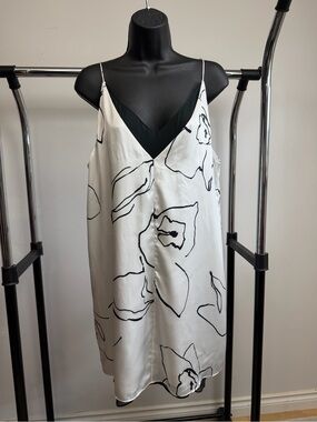 Club Monaco 100% Silk Floral Slip Dress White Black Layered V-Neck NWT Size 8